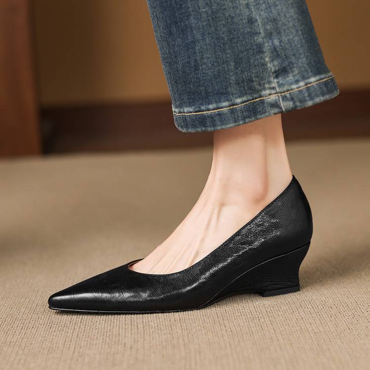 Fiara Genuine Leather Wedge Heel Pumps