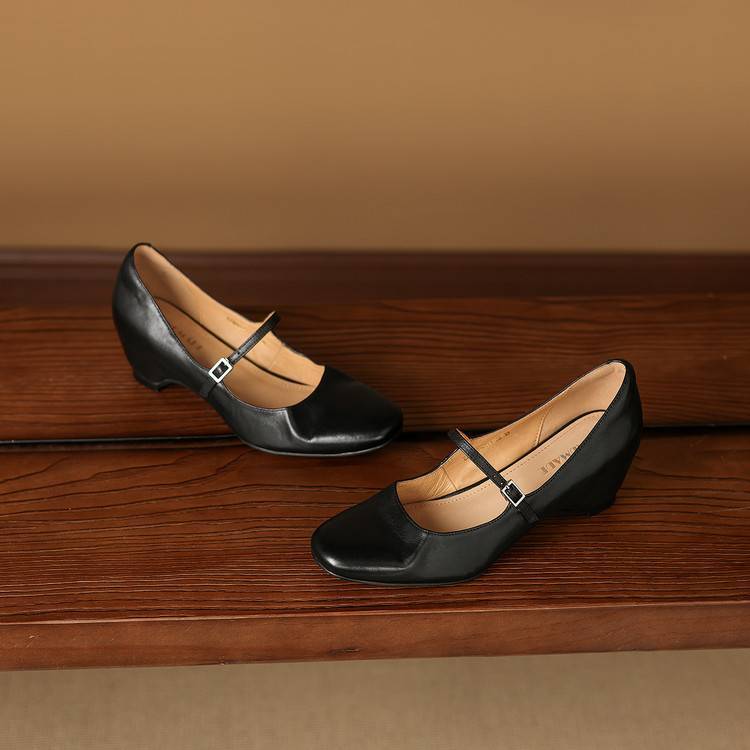 Ryla Genuine Leather Pumps