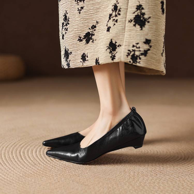 Belin Genuine Leather Pointed-Toe Pumps